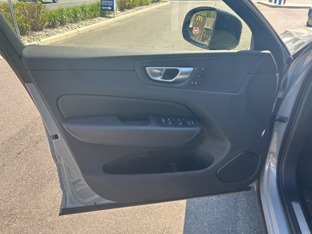Certified 2025 Volvo XC60 B5 Plus AWD/4WD image 16