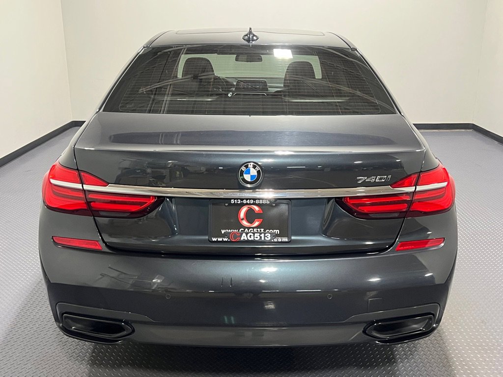 Used 2016 BMW 740i image 27