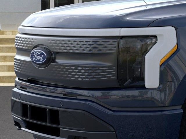 New 2025 Ford F150 Lightning Flash AWD/4WD image 17