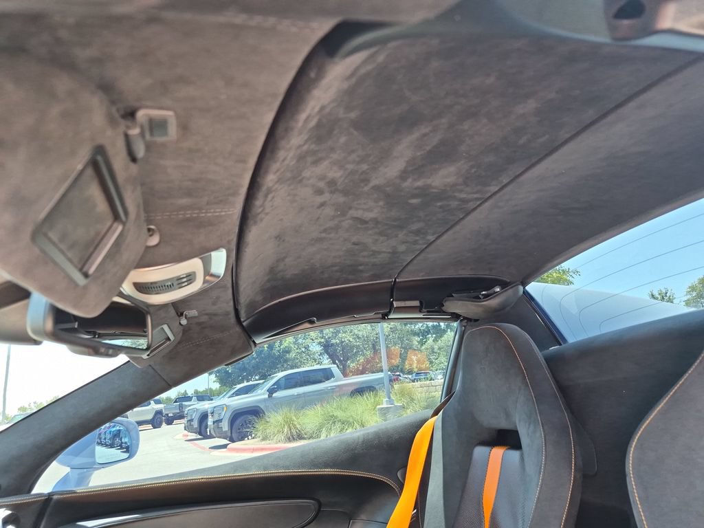 Used 2018 McLaren 570S Spider RWD image 31