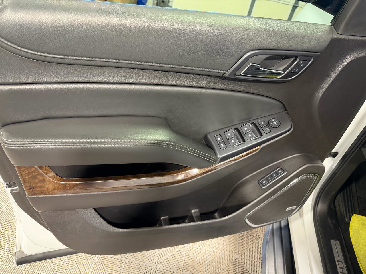 Used 2015 Chevrolet Suburban LT AWD/4WD image 27