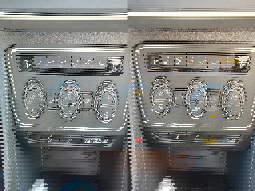 Used 2021 Volkswagen Atlas SE image 25