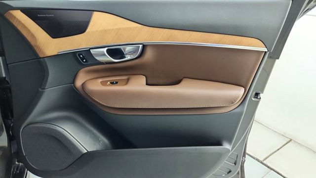 Certified 2023 Volvo XC90 B5 Plus AWD/4WD image 39