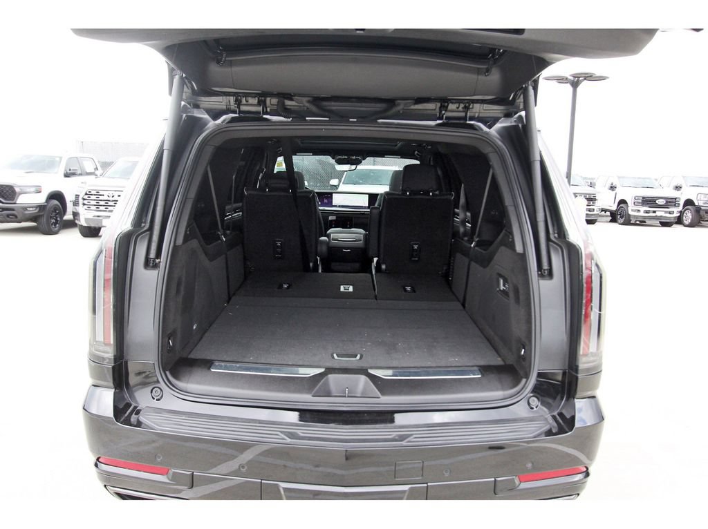 Used 2025 Cadillac Escalade ESV Sport AWD/4WD image 30