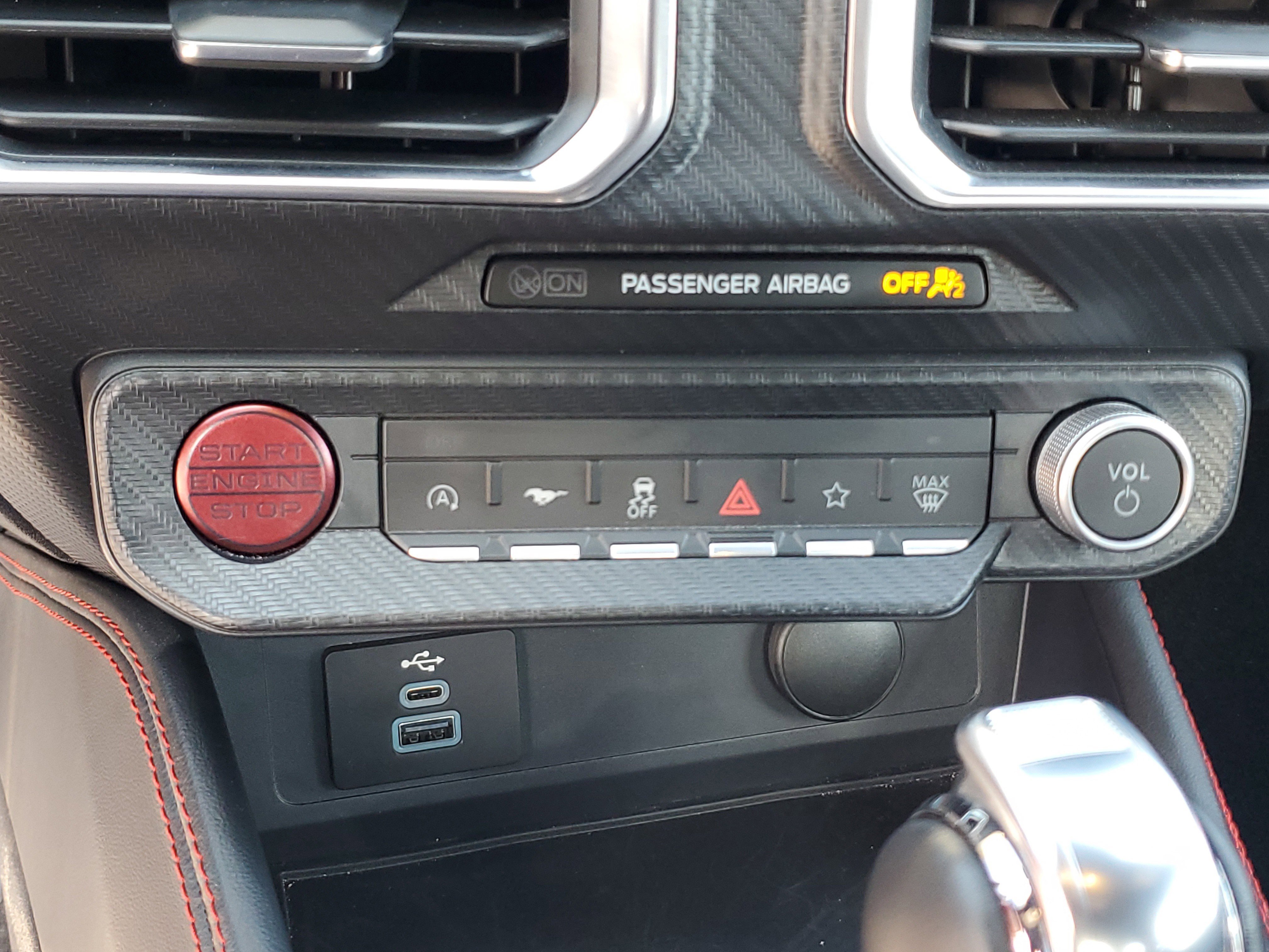 Used 2025 Ford Mustang Premium image 23