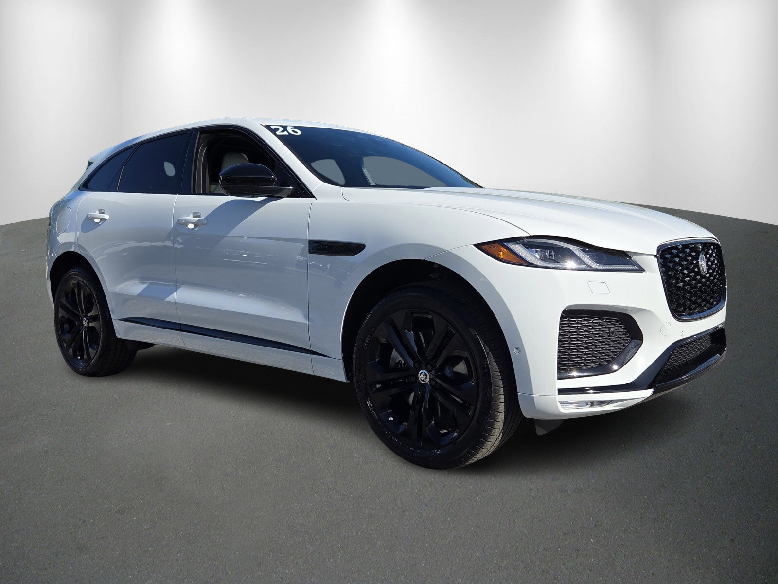 Used 2026 Jaguar F-PACE R-Dynamic S image 2