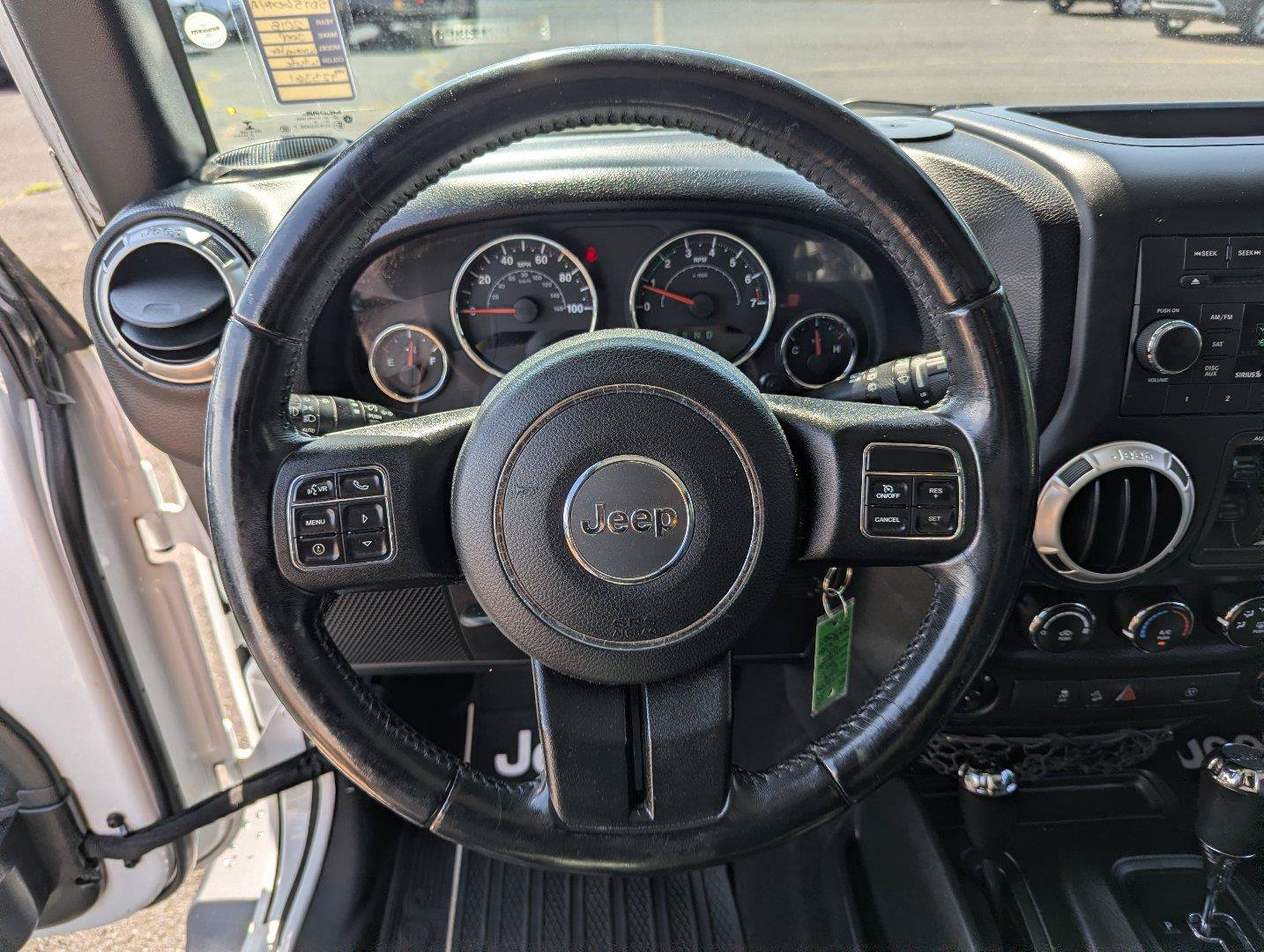 Used 2018 Jeep Wrangler Unlimited Sahara w/ Connectivity Group AWD/4WD image 13