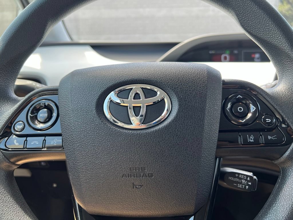 Certified 2022 Toyota Prius LE FWD image 31