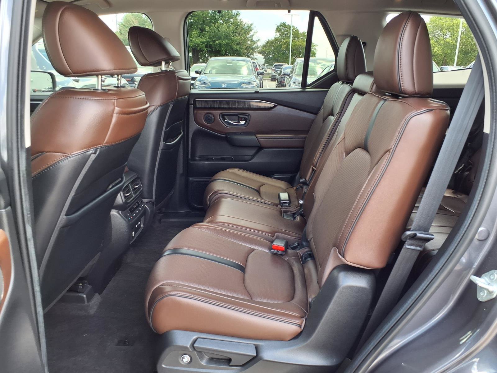 Used 2023 Honda Pilot Elite image 18