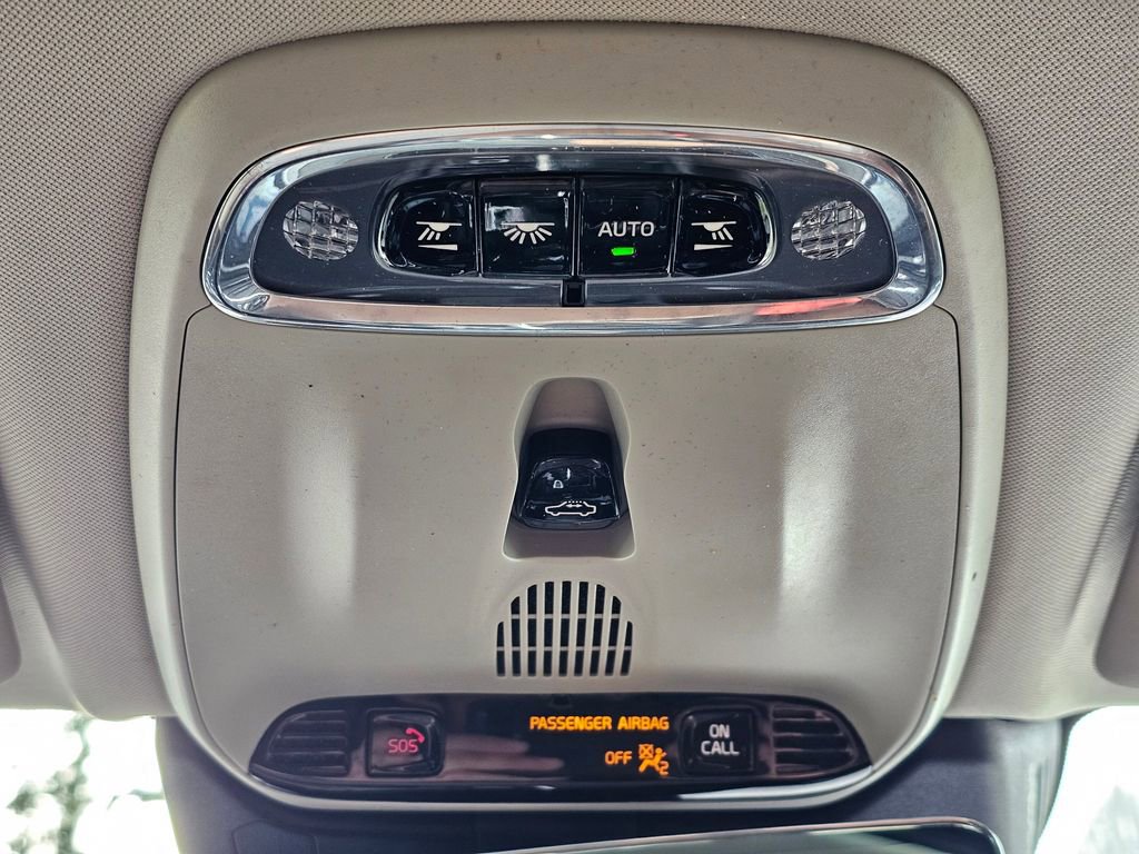 Used 2019 Volvo XC60 T5 Momentum w/ Protection Package Premier image 13