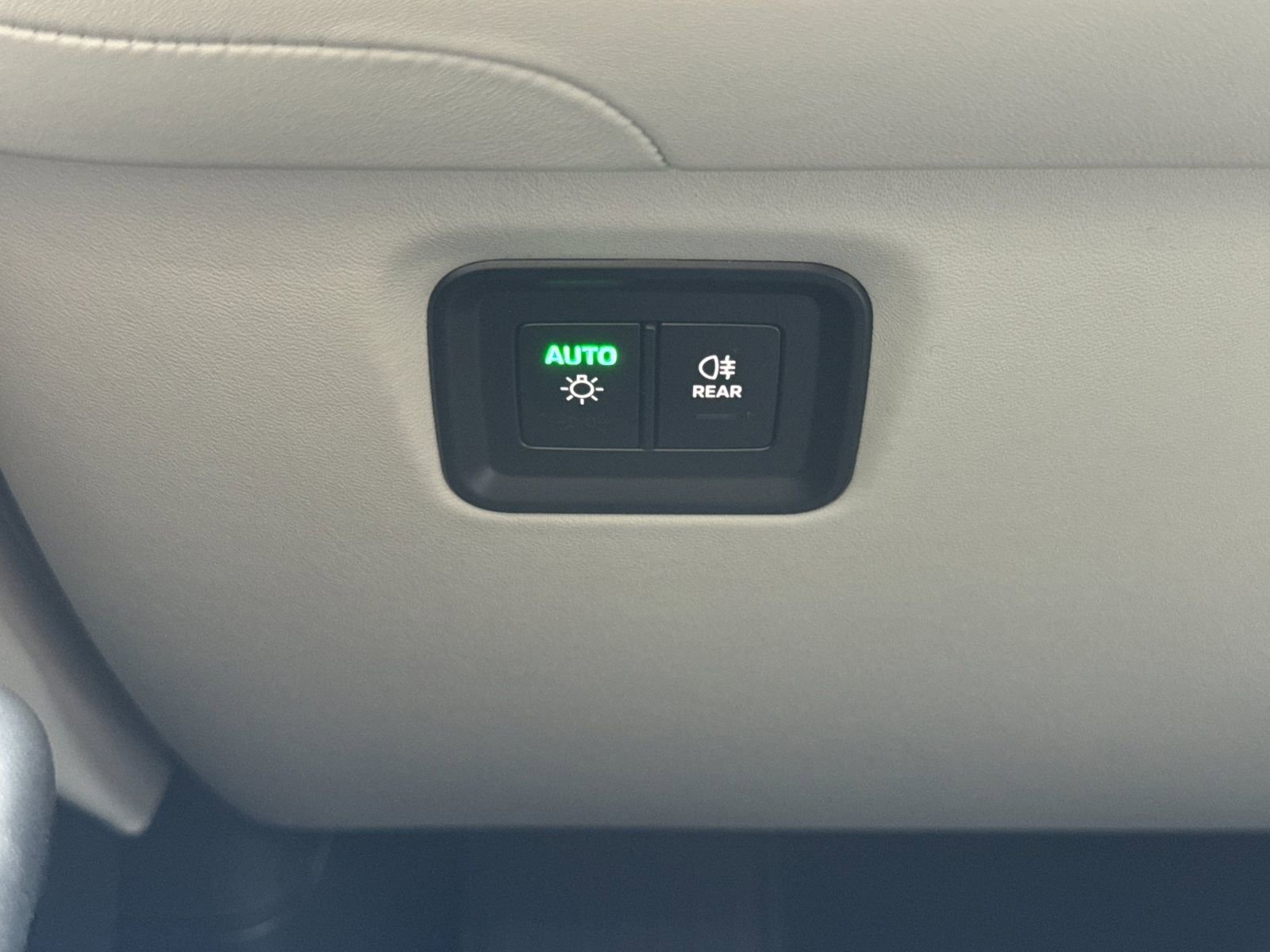 New 2026 Porsche Cayenne GTS image 33