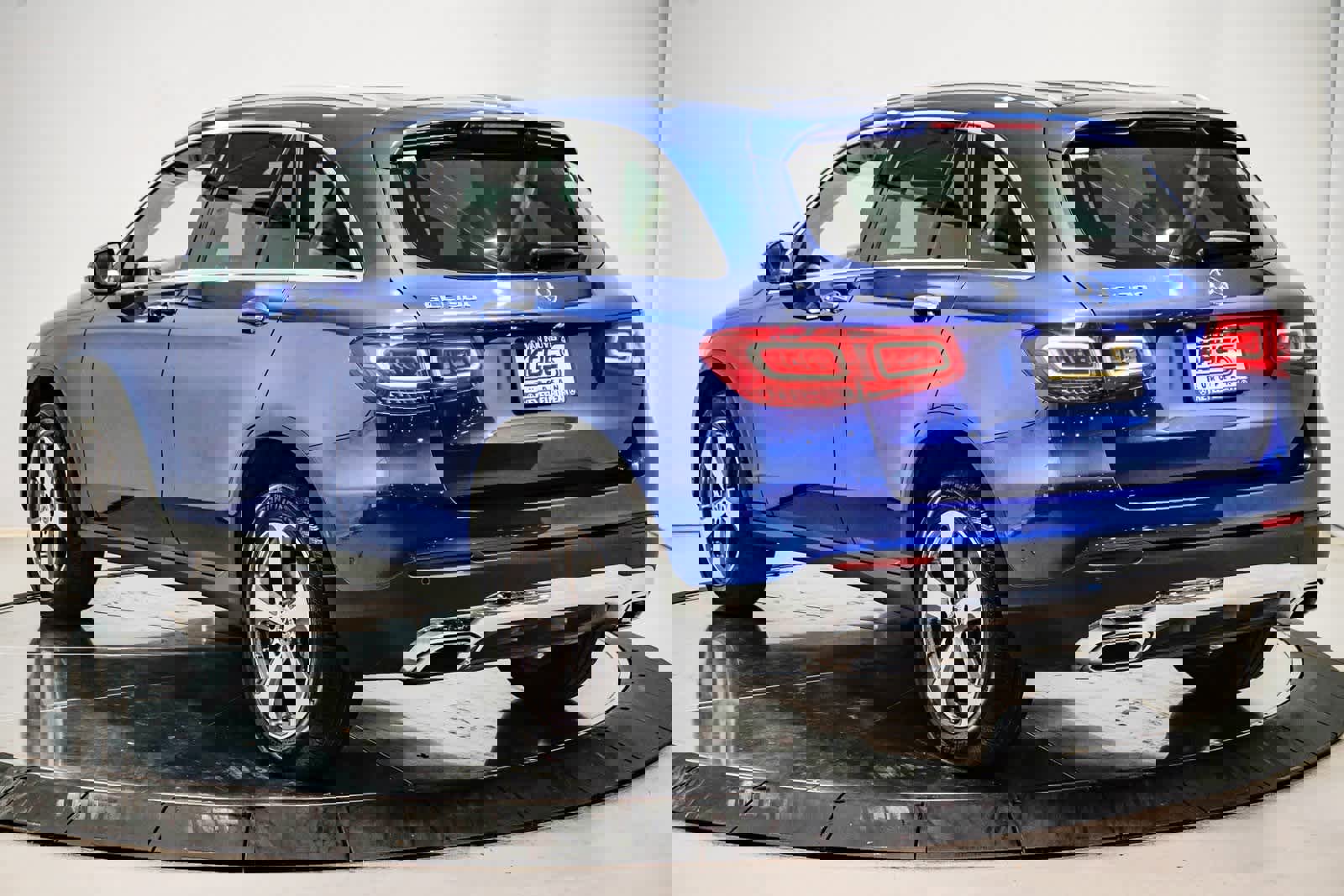 Certified 2022 Mercedes-Benz GLC 300 image 2