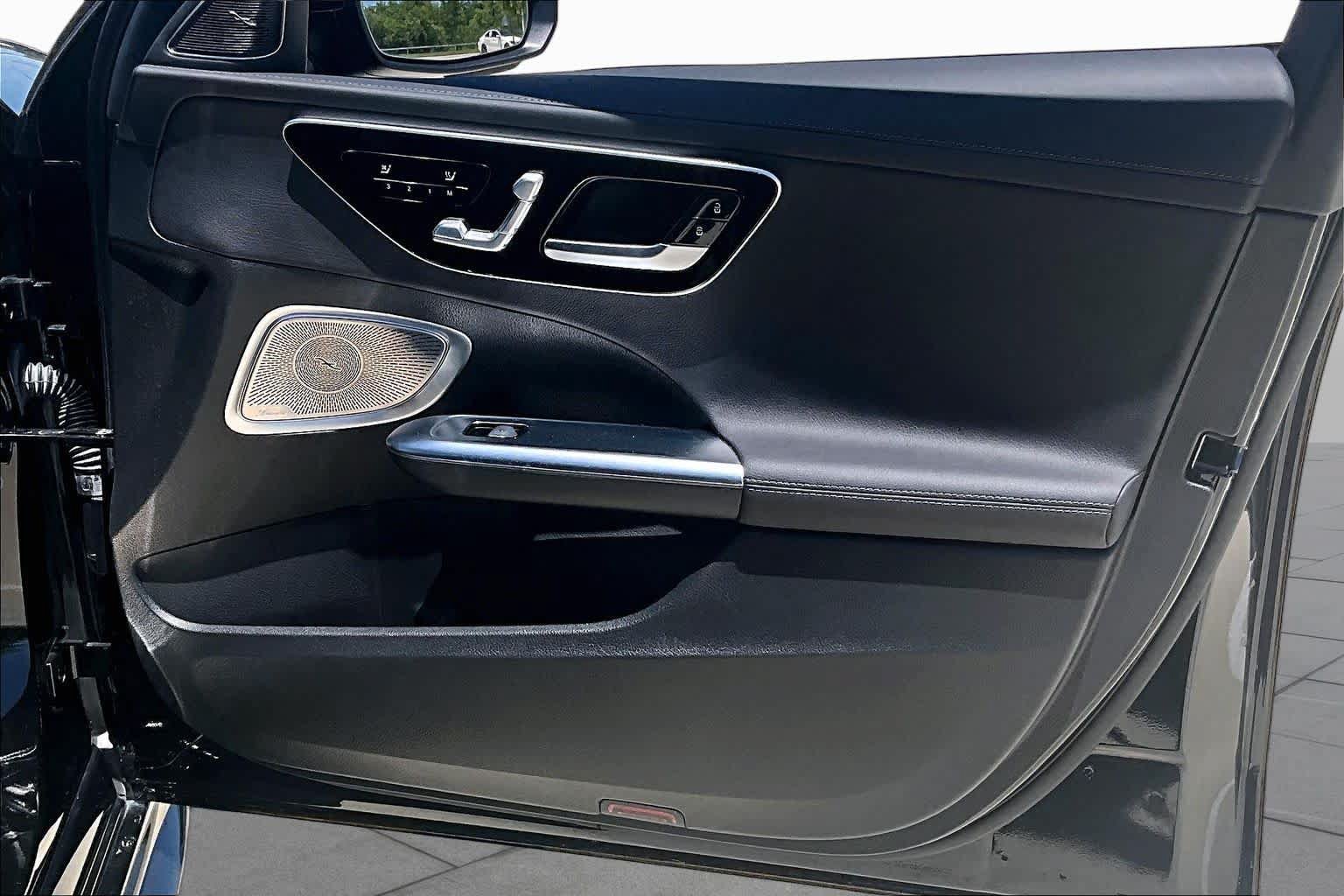 Used 2023 Mercedes-Benz C 300 Sedan image 25
