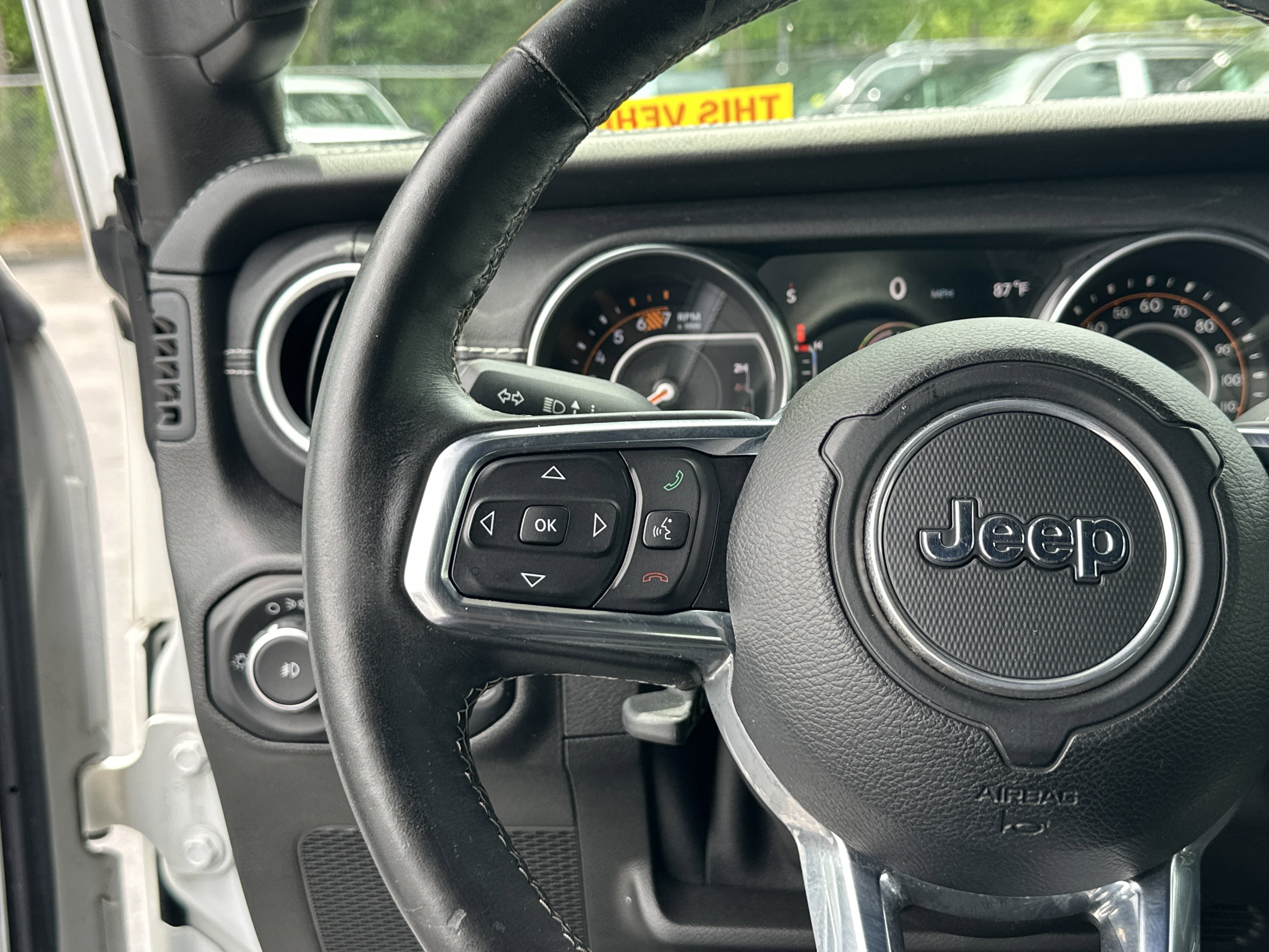Used 2018 Jeep Wrangler Unlimited Sahara AWD/4WD image 27