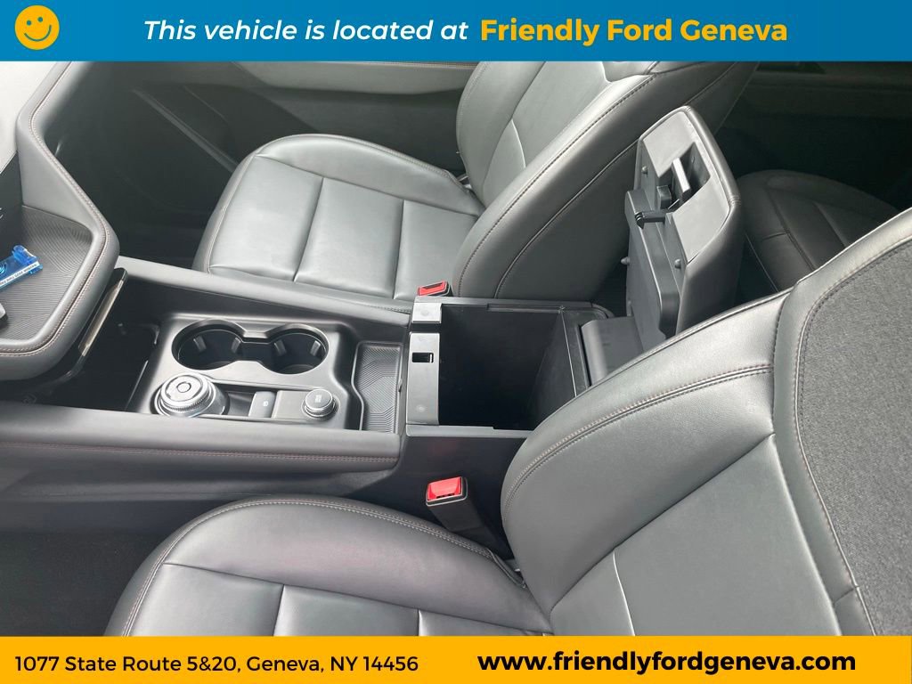 Used 2025 Ford Explorer Active w/ Active Comfort Package AWD/4WD image 33