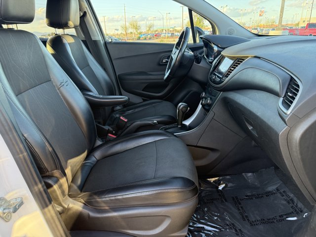 Used 2020 Chevrolet Trax LT w/ Redline Edition image 11