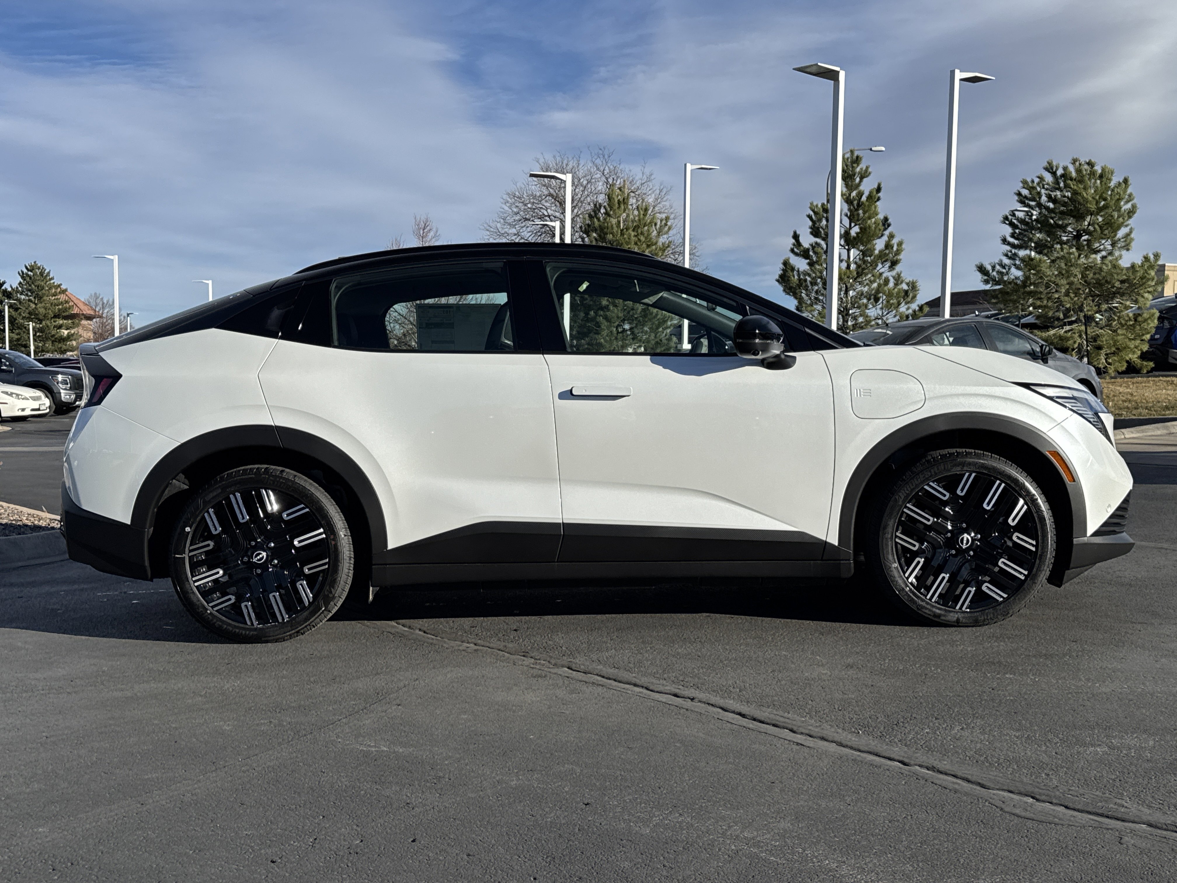New 2026 Nissan Leaf Platinum+ w/ Cargo Package (Platinum+) FWD image 2