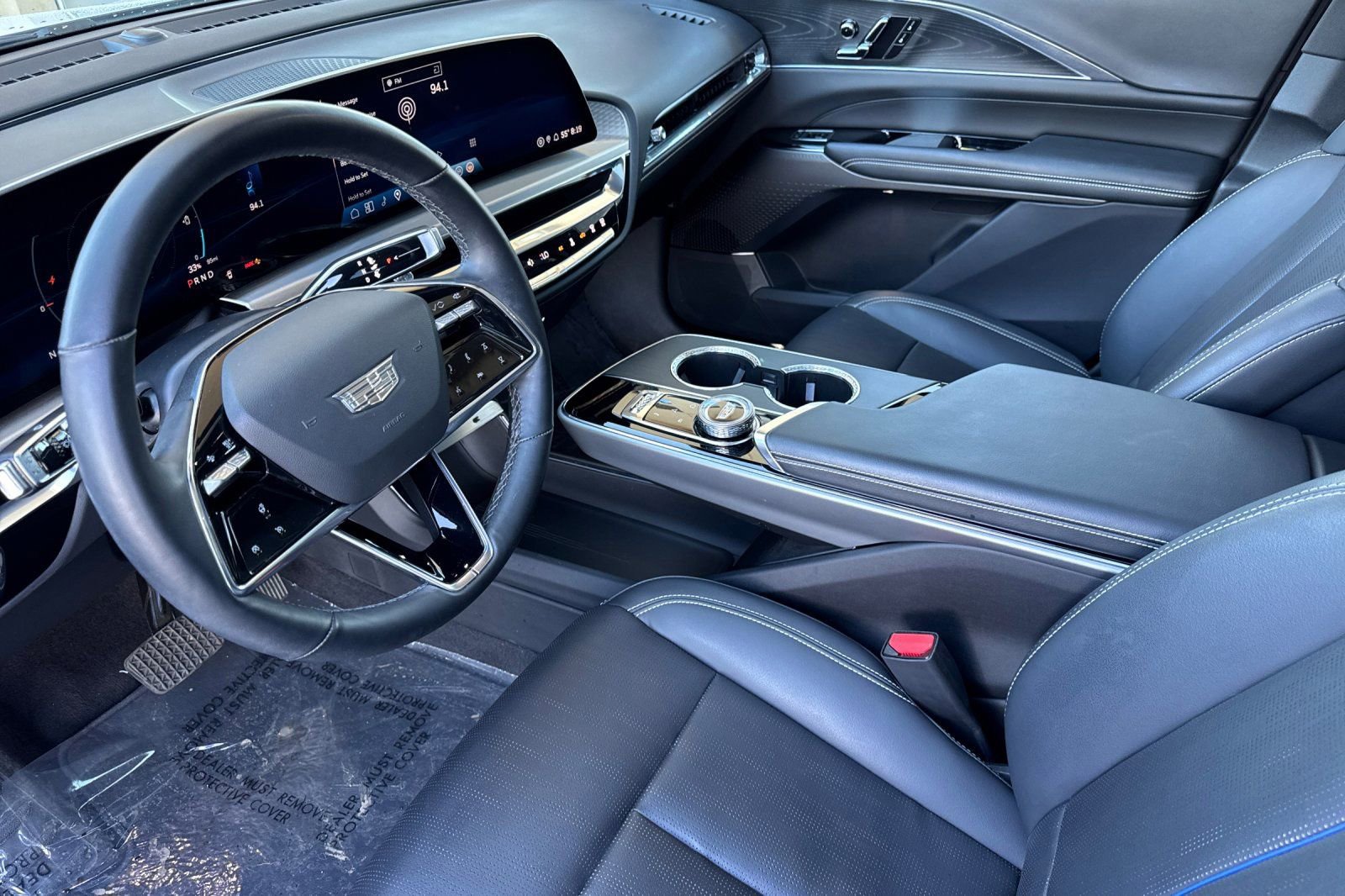 Certified 2024 Cadillac Lyriq Luxury AWD/4WD image 10