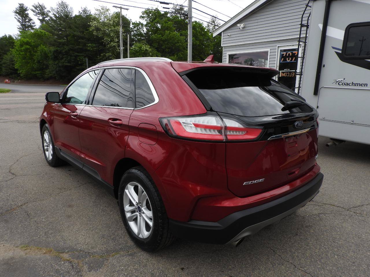 Used 2019 Ford Edge SEL w/ Equipment Group 201A AWD/4WD image 6