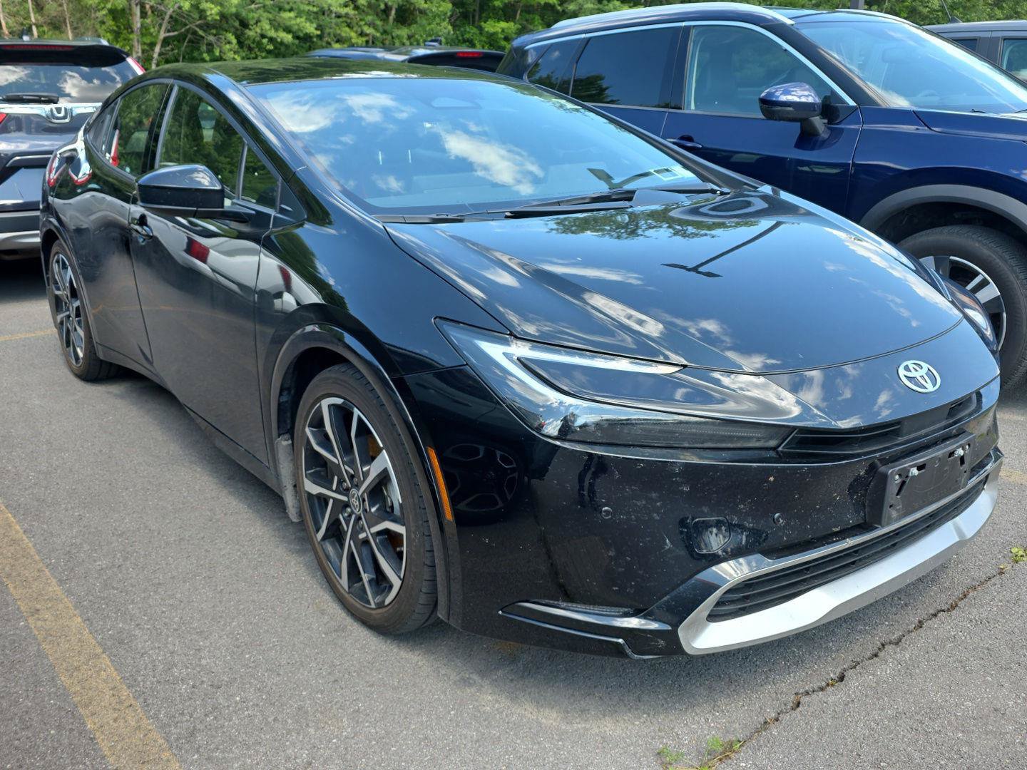 Used 2023 Toyota Prius Prime FWD image 3