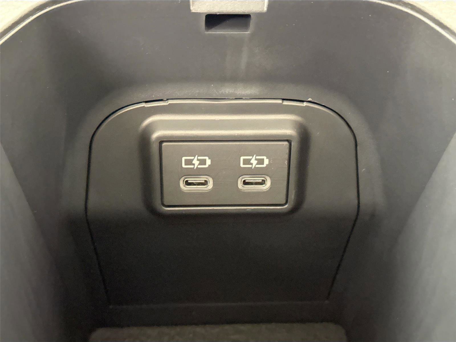 Used 2025 Toyota RAV4 XLE Premium image 38