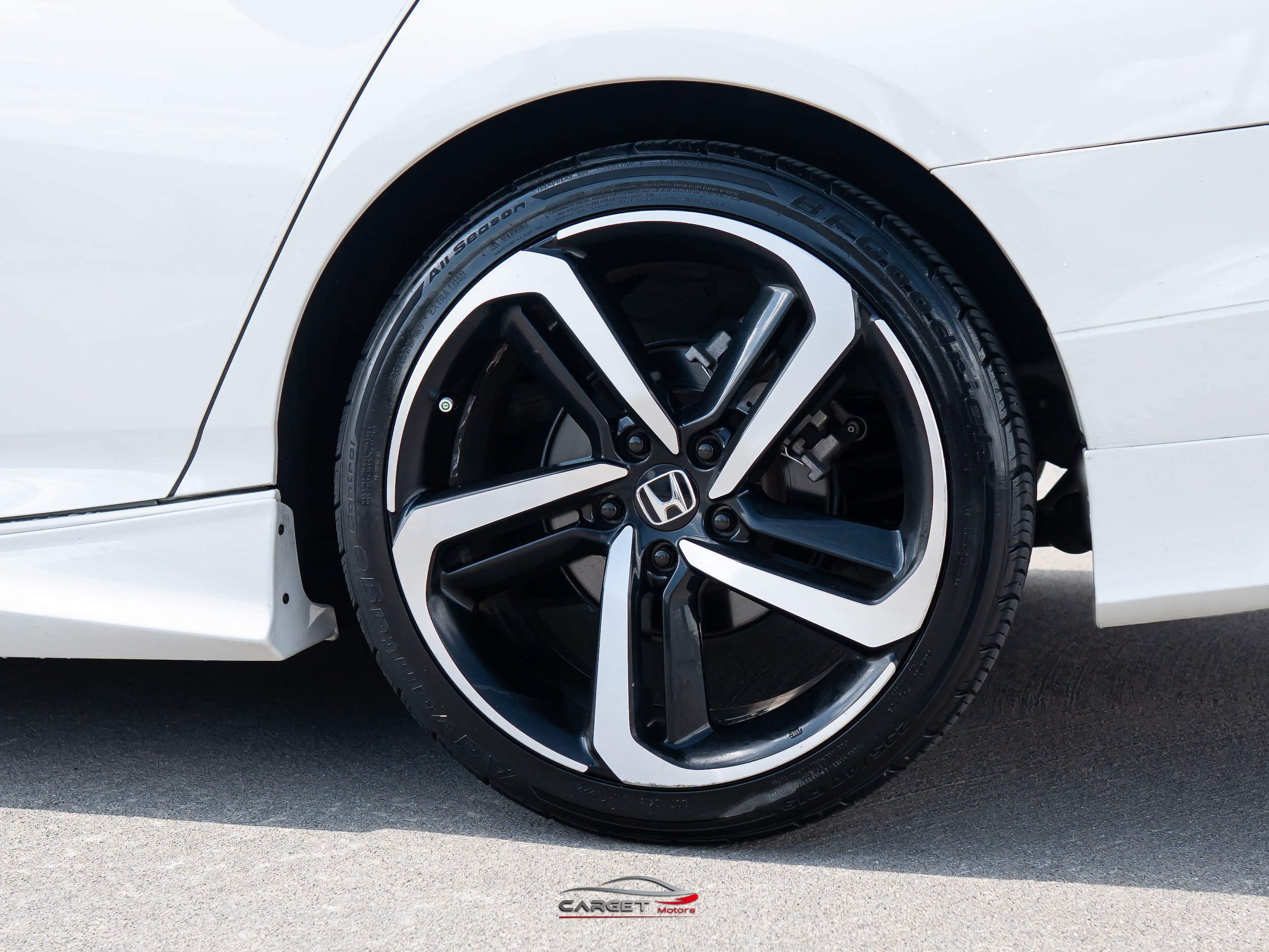 Used 2018 Honda Accord Sport image 12
