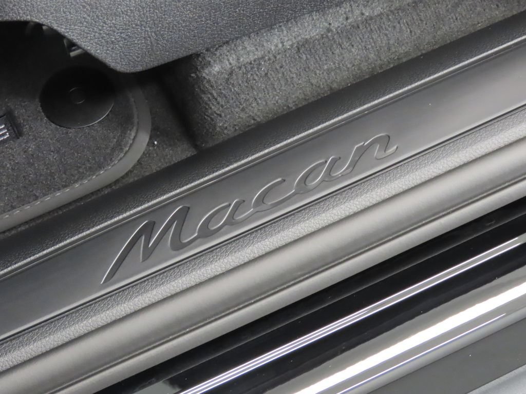 New 2026 Porsche Macan AWD/4WD image 41