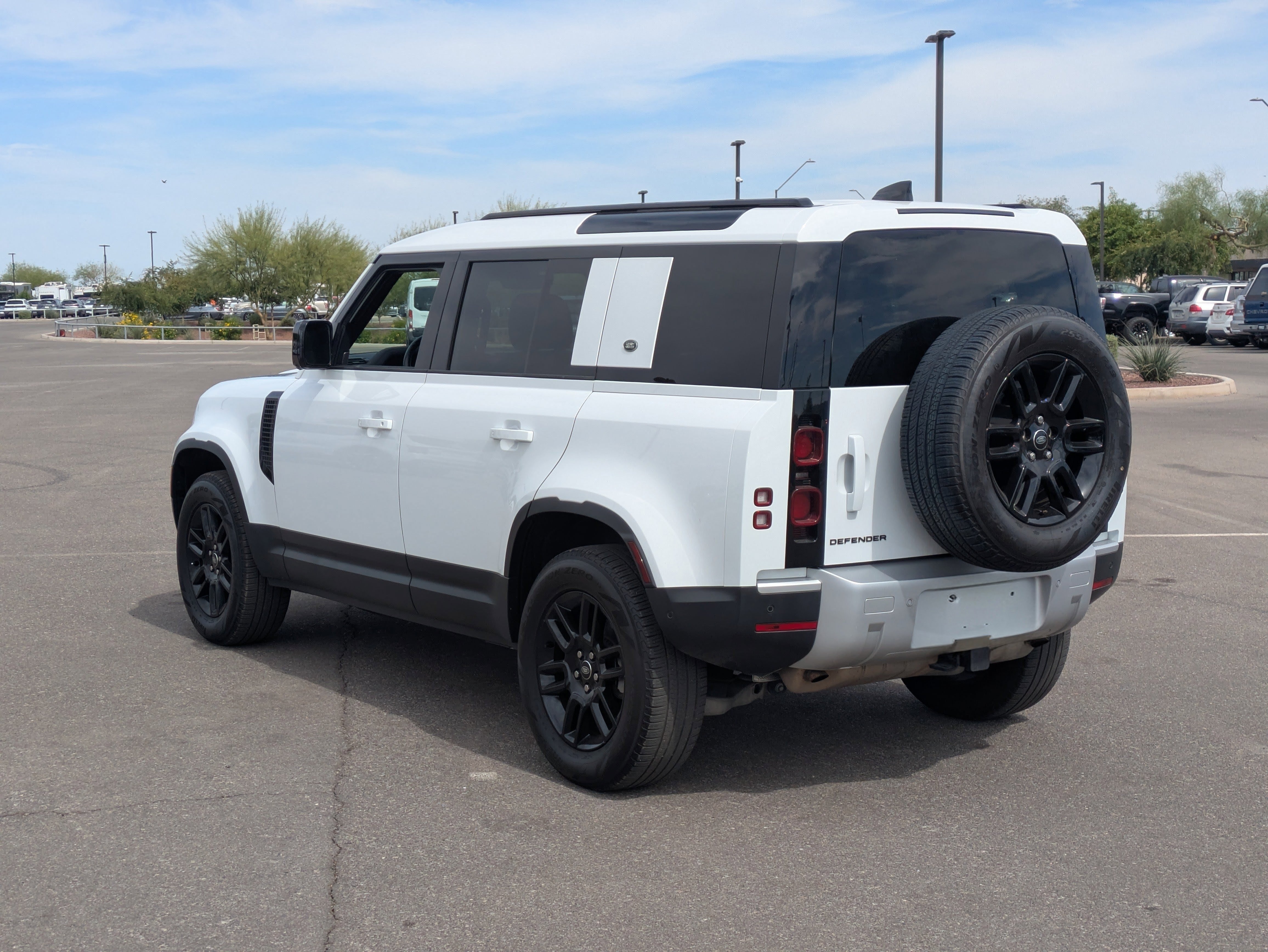 Used 2024 Land Rover Defender 110 S image 5