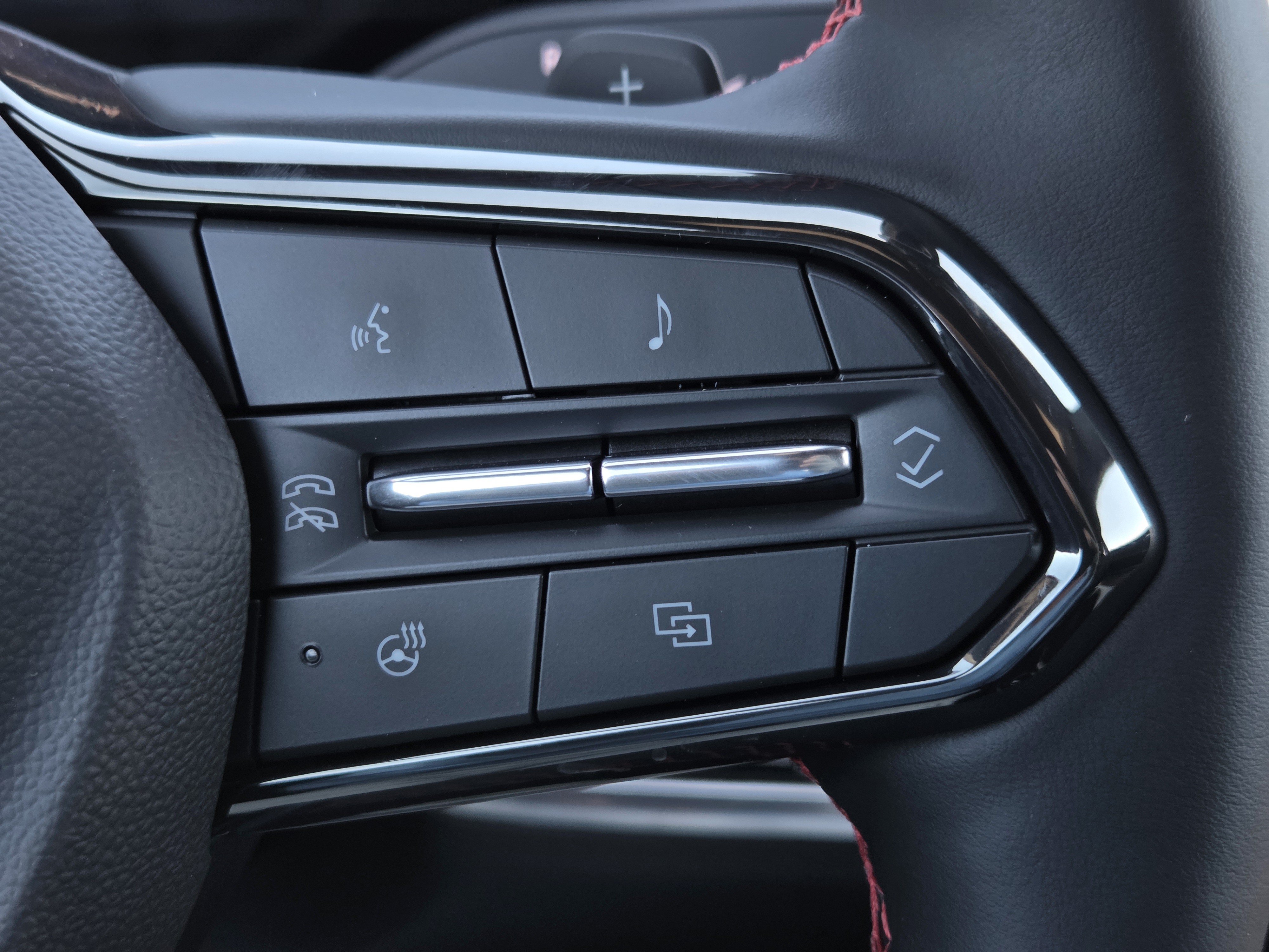 New 2026 Chevrolet Equinox RS w/ Convenience Package III FWD image 14