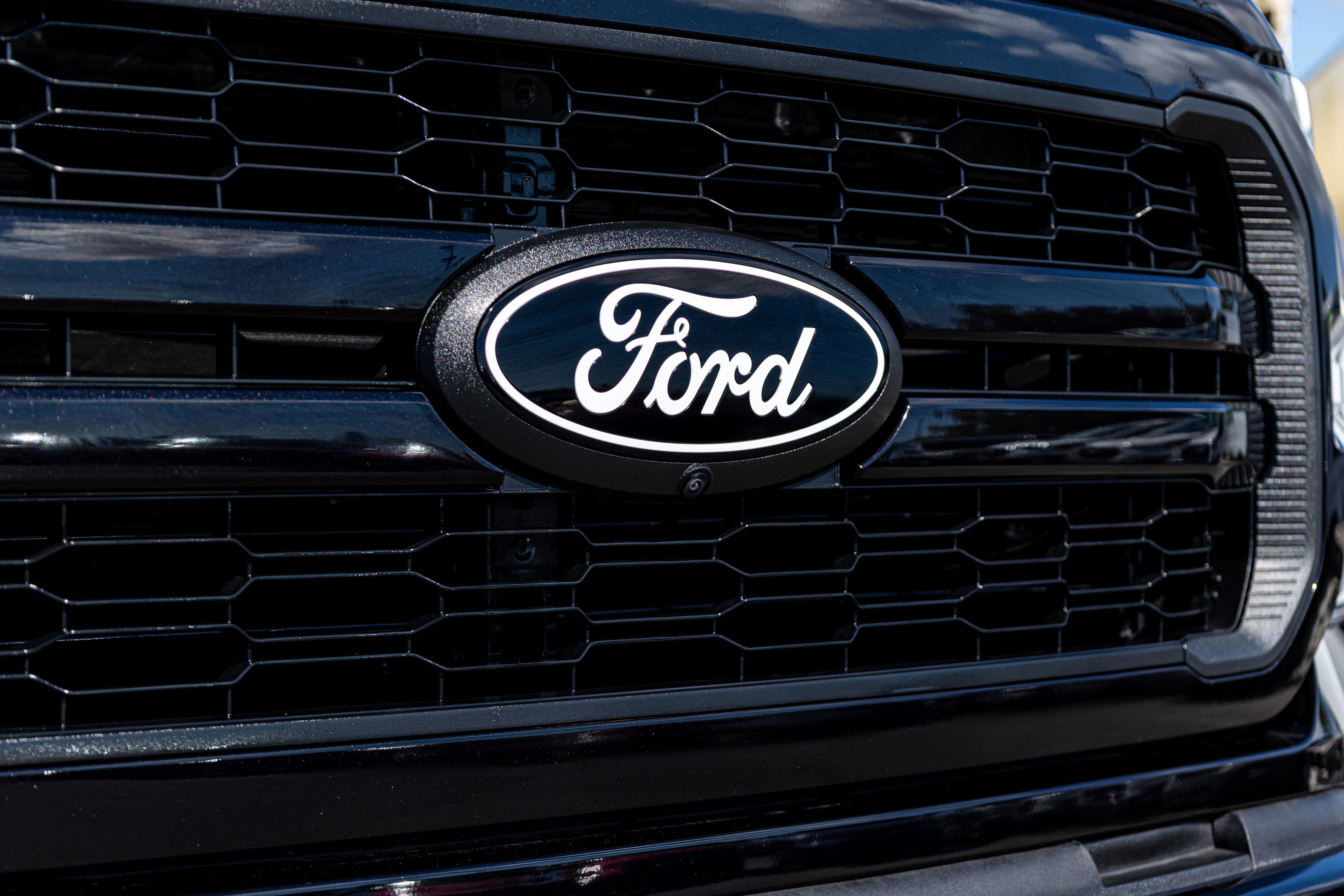 New 2025 Ford F150 Lariat w/ Equipment Group 501A Mid image 11