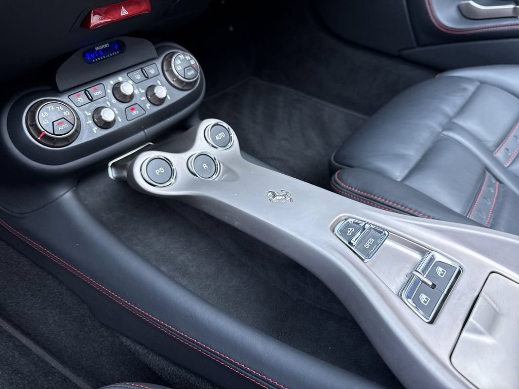Used 2010 Ferrari California RWD image 20