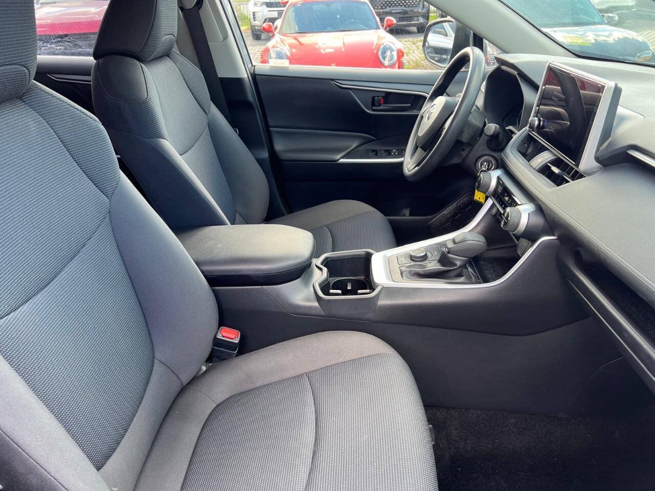 Used 2023 Toyota RAV4 LE AWD/4WD image 8