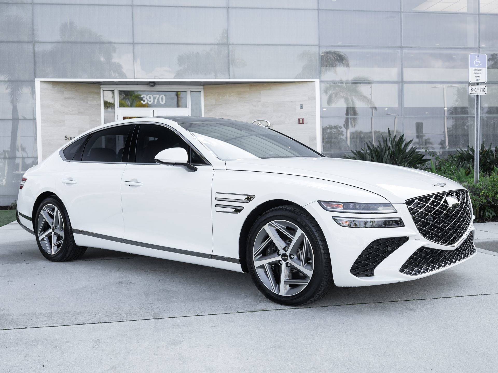 Used 2025 Genesis G80 3.5T Sport AWD/4WD image 4