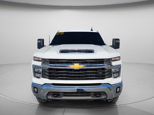 Used 2025 Chevrolet Silverado 2500 LT w/ Convenience Package AWD/4WD image 4