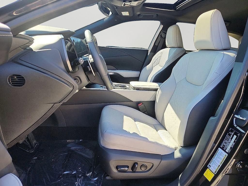 Used 2024 Lexus RX 350 Premium w/ Accessory Package (P2) image 13