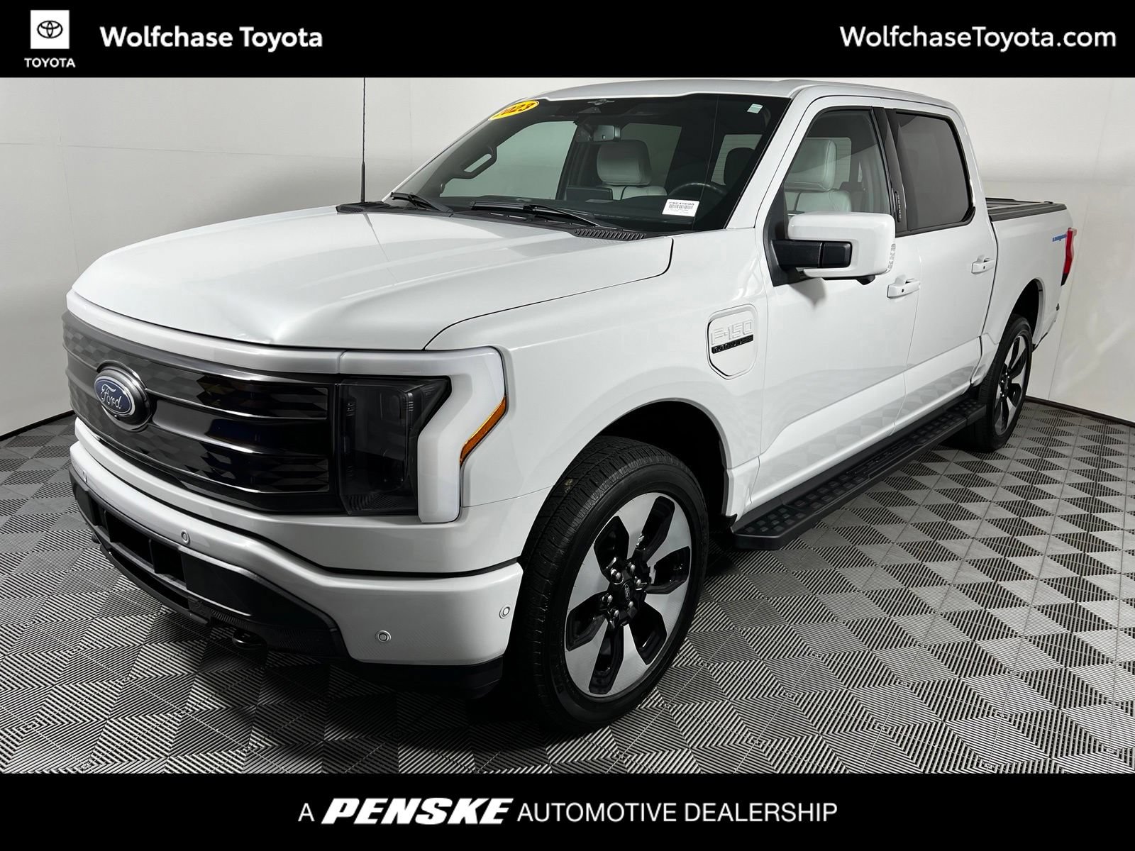 Used 2023 Ford F150 Lightning Platinum AWD/4WD image 1