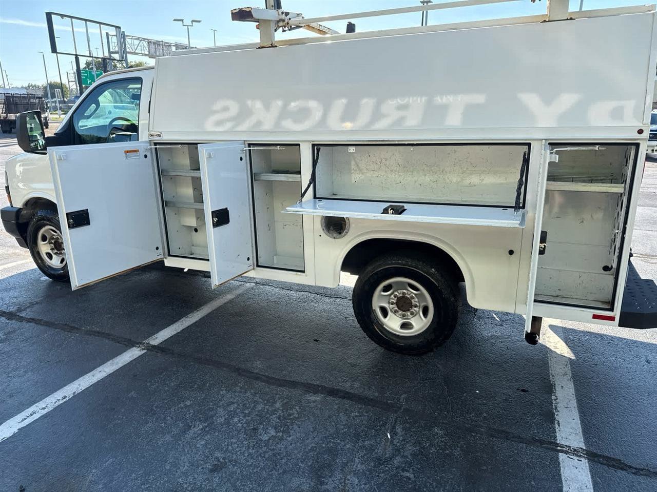 Used 2020 Chevrolet Express 3500 w/ Power Convenience Package RWD image 20