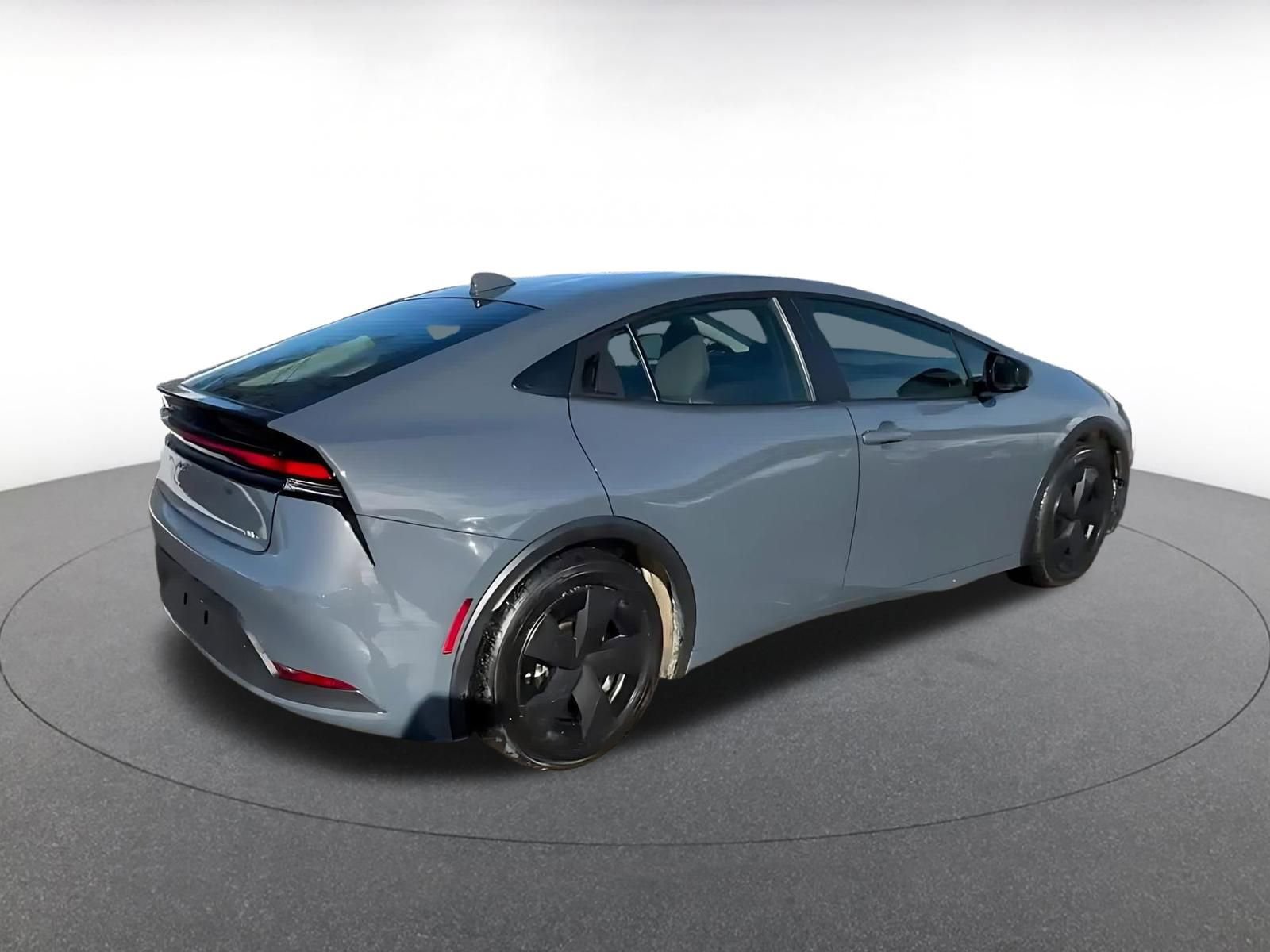 Used 2025 Toyota Prius LE image 15