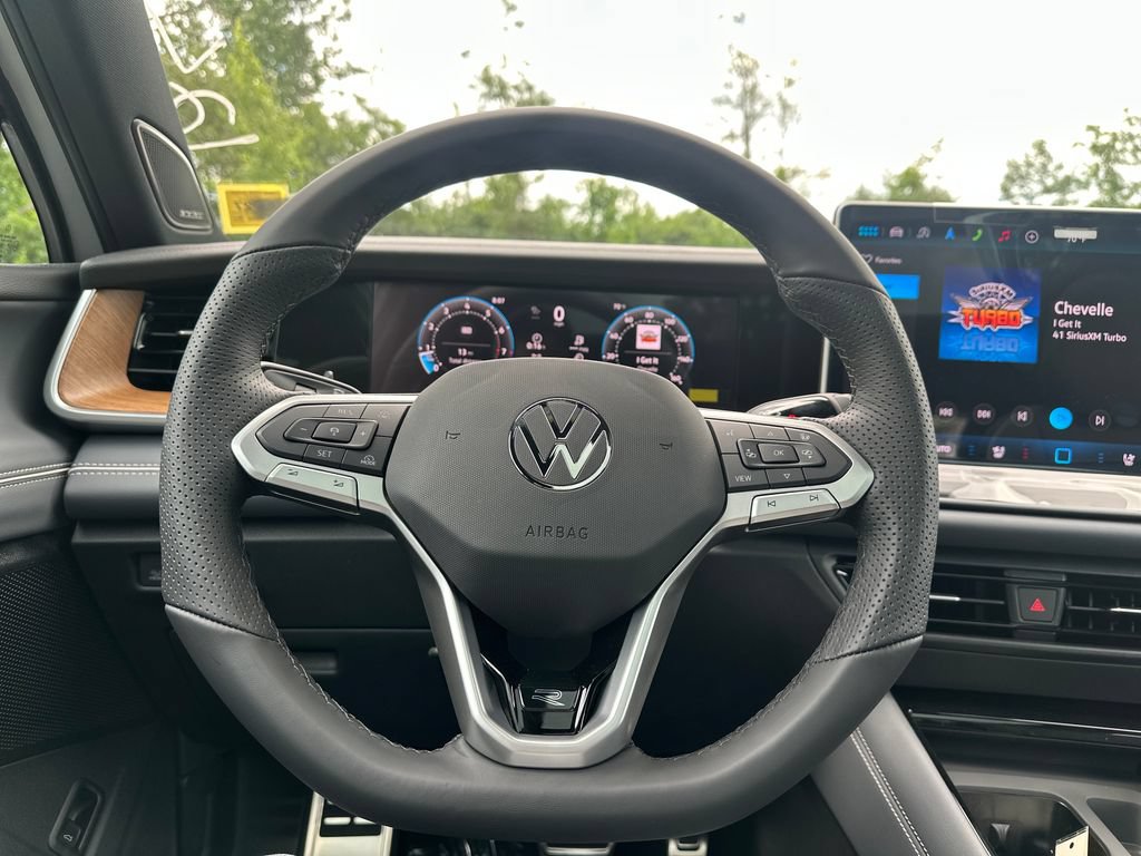 New 2026 Volkswagen Tiguan SEL R-Line AWD/4WD image 12