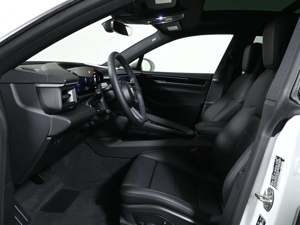 New 2026 Porsche Macan 4 Electric AWD/4WD image 5