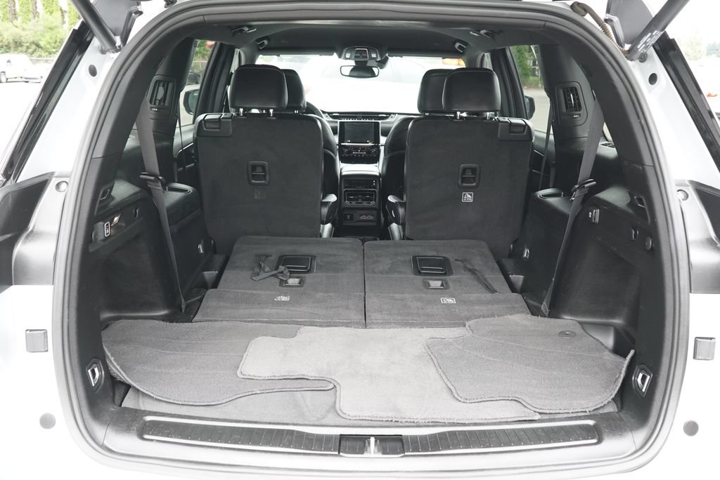 Used 2023 Jeep Grand Cherokee L Laredo AWD/4WD image 27