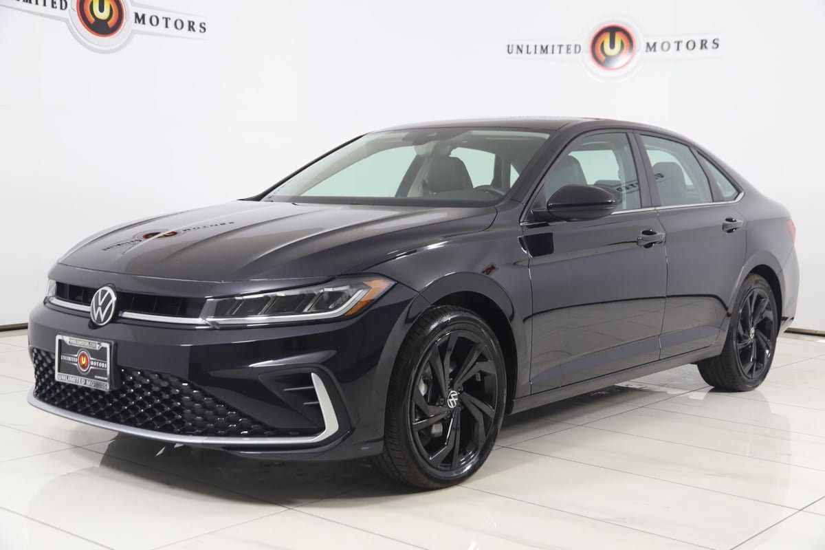 Used 2025 Volkswagen Jetta SE w/ Sunroof Package FWD image 5