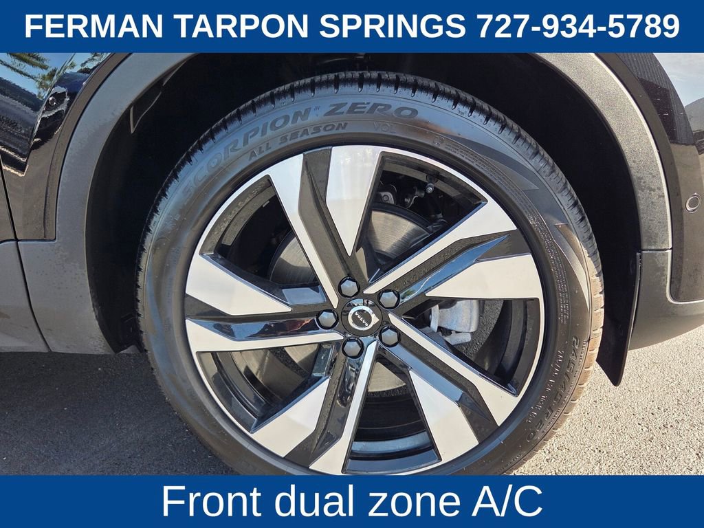 Certified 2025 Volvo XC40 B5 Ultra AWD/4WD image 13