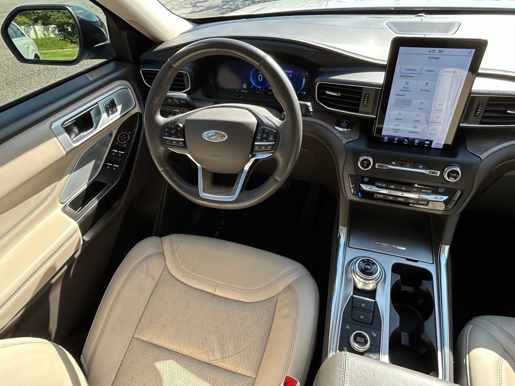 Used 2020 Ford Explorer Platinum w/ Premium Technology Package AWD/4WD image 9
