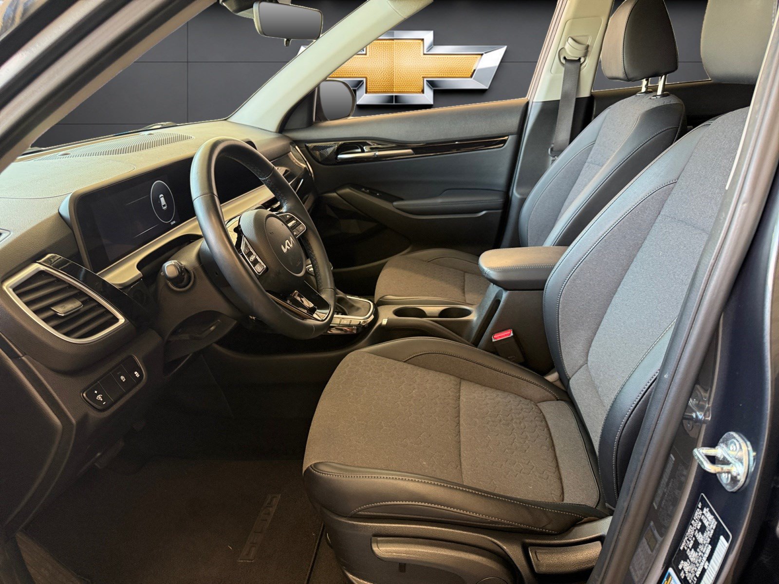 Used 2024 Kia Seltos S FWD image 9