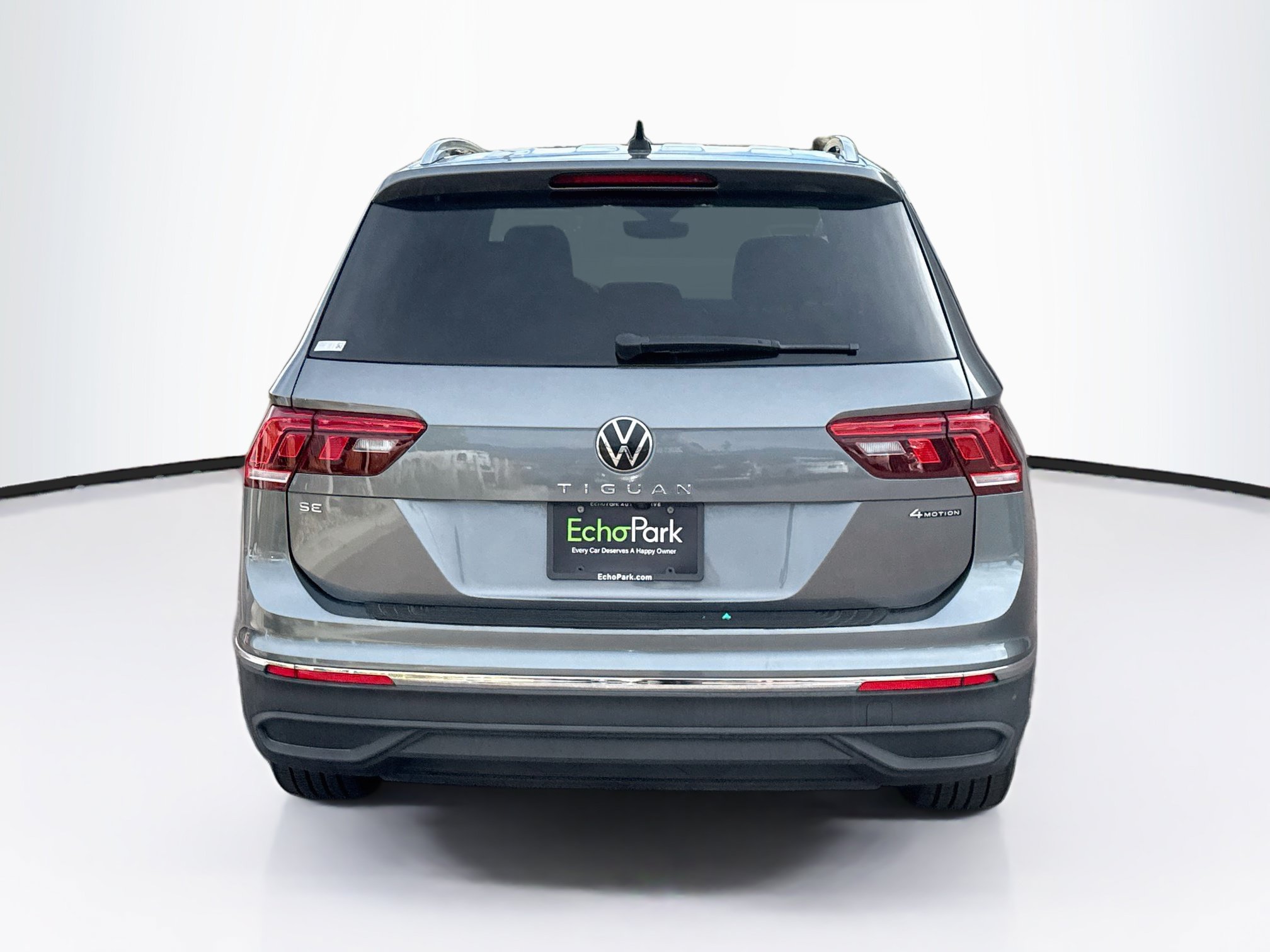 Used 2022 Volkswagen Tiguan SE w/ Panoramic Sunroof Package AWD/4WD image 7