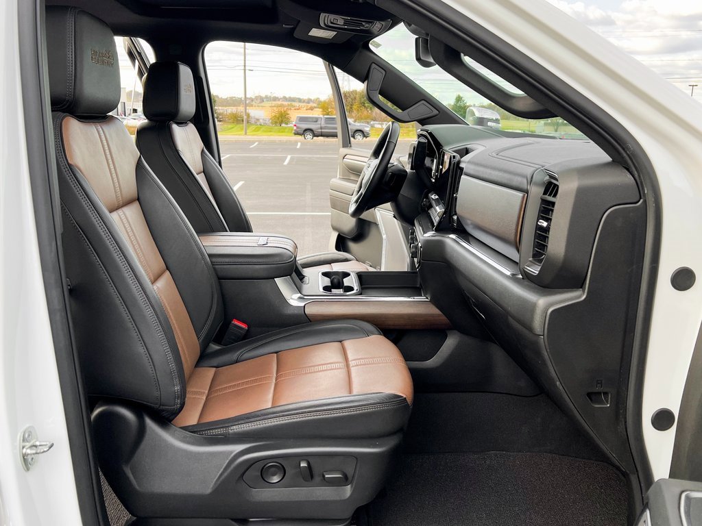 Used 2024 Chevrolet Silverado 2500 High Country image 21