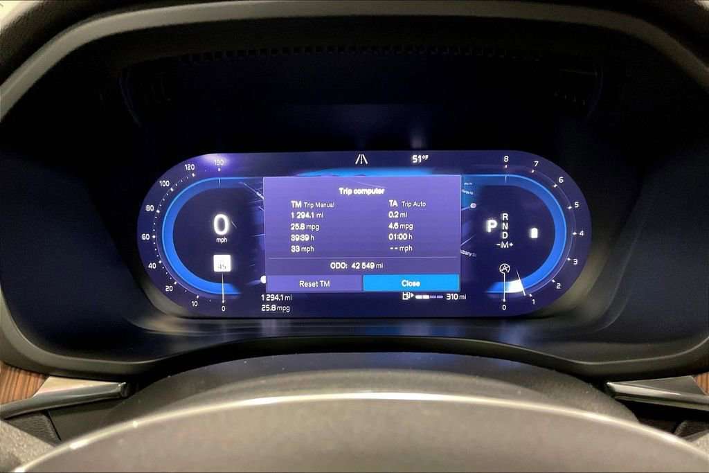 Used 2022 Volvo XC60 B5 Momentum w/ Climate Package image 12