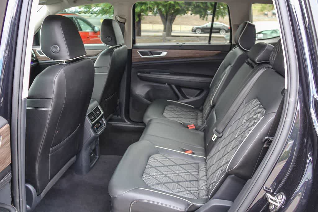 Used 2025 Volkswagen Atlas SEL Premium R-Line AWD/4WD image 17