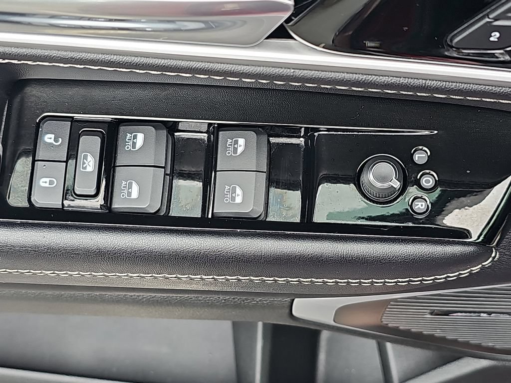 Used 2022 Jeep Wagoneer Series III w/ Flexible Seating Group AWD/4WD image 28